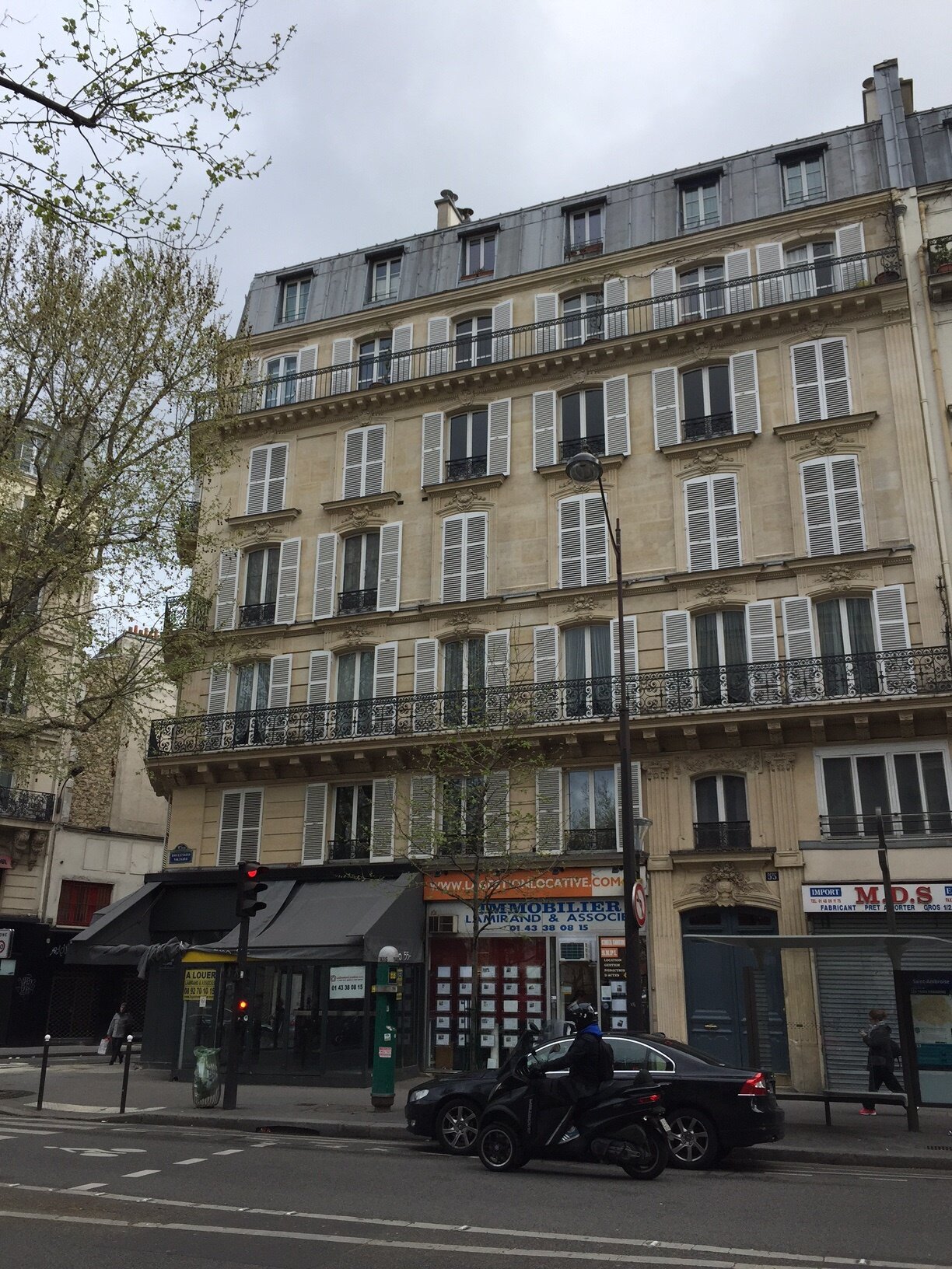 23 Boulevard Voltaire 92600 Asnières sur seine Location Boutique 1 pièce : 20m² - Boulevard Voltaire - PARIS (75011